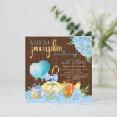 男の子の小さなかぼちゃの木製 秋のベイビーシャワー 招待状 (スタンド正面)