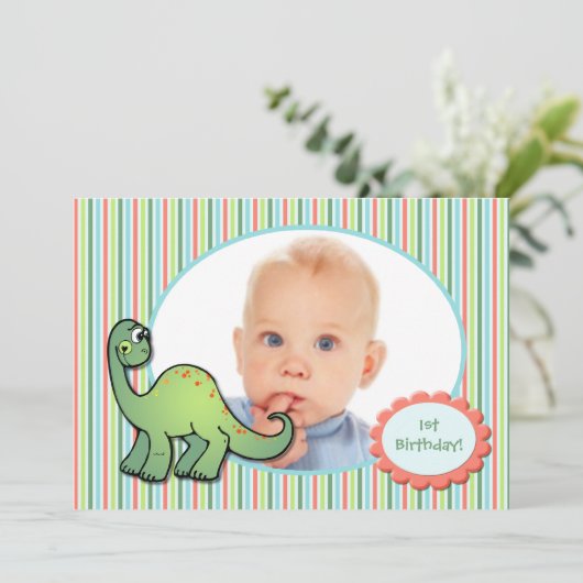 男の子の恐竜の最初の誕生日パーティーの招待状 招待状 (スタンド正面)