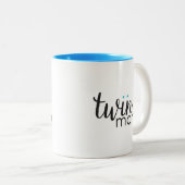 男の子の男の子の双生児のお母さんのマグ ツートーンマグカップ (正面右)