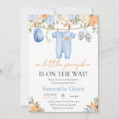 男の子の秋服の小さなかぼちゃの赤ちゃんシャワー 招待状 (正面)