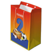 男の子の誕生日スポーツボール ミディアムペーパーバッグ (裏面アングル)