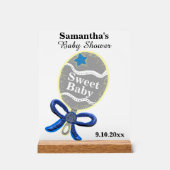 男の子の赤ちゃんシャワーシルバーブルーラトル アクリルサイン (正面)