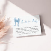 男の子の赤ちゃんシャワー青い弓の本ベビー エンクロージャーカード