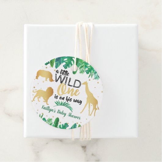 男の子の赤ちゃんシャワーFに向かう小さな野生の人 フェイバータグ (インサイチュ)