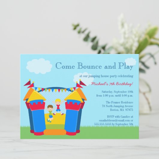 男の子の跳ね上がりの家の誕生日のパーティの招待状 招待状 (スタンド正面)