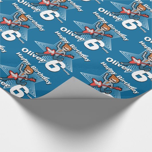 男の子の青あなたの年齢と名前のロックスターラップを追加 ラッピングペーパー (角)