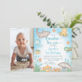 男の子の青い写真ワンダーザ海の最初の誕生日 招待状 (スタンド正面)
