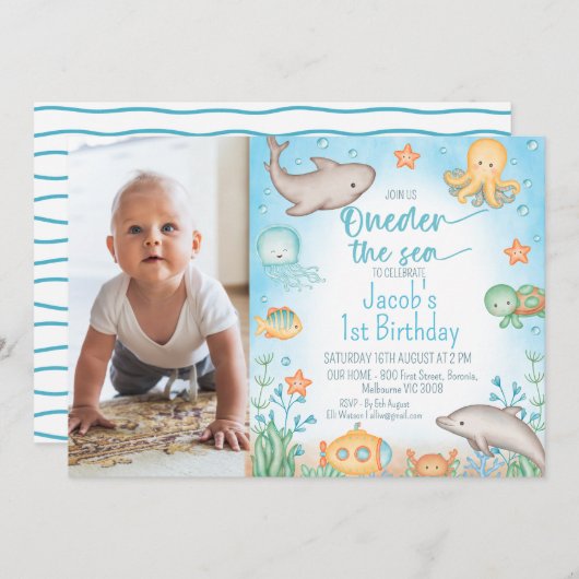 男の子の青い写真ワンダーザ海の最初の誕生日 招待状 (正面/裏面)