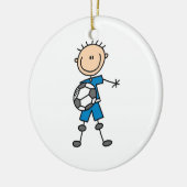 男の子の青い均一棒の姿のサッカーの選手のギフト セラミックオーナメント (左)