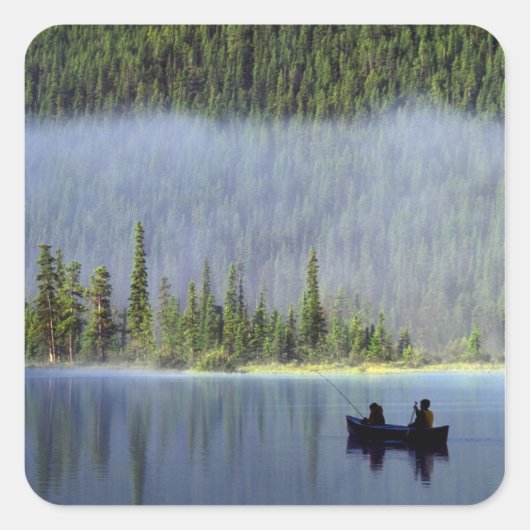 男の子の魚釣りカヌーと霧の中 スクエアシール (正面)