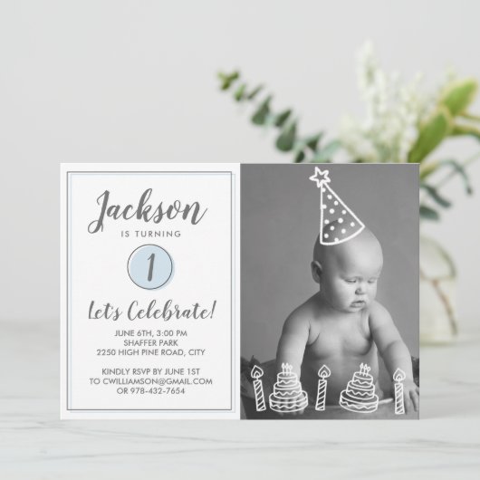 男の子の1歳の誕生日パーティーフォトキャンドルケーキ 招待状 (スタンド正面)