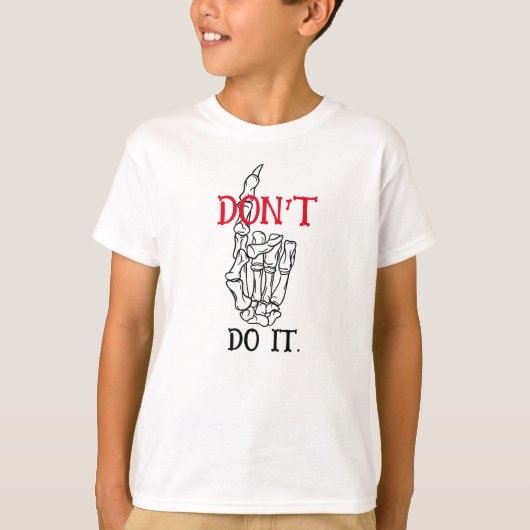 男の子のTシャツを脱ぐな Tシャツ (正面)