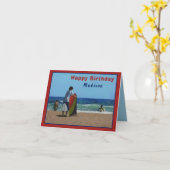 男の子はビーチの折り畳みグリーティングカード カード (黄色い花)