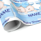 男の子はベビーシャワーのギフトの包装紙を結び付けます ラッピングペーパー (ロールコーナー)