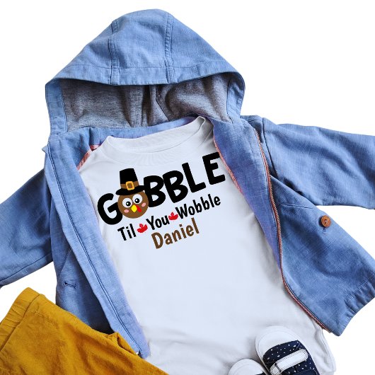 男の子は感謝かわいい七面鳥のゴブルの名前 ベビーTシャツ