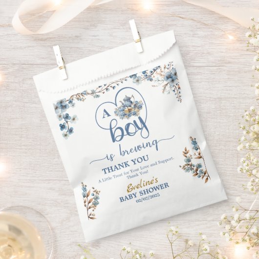 男の子は紅茶を醸造している男の子のシャワーありがとう フェイバーバッグ (クリップ留めされた状態)