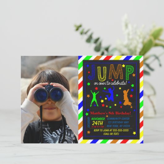 男の子へのフォトジャンプ誕生日パーティーへの招待 招待状 (スタンド正面)