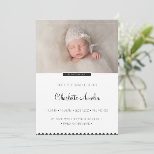 男の子または女の子のための白黒ベビーの発表 案内状 (スタンド正面)