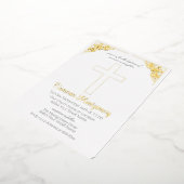 男の子または女の子の洗礼式に最適なゴールドの聖十字架デザイン 箔招待状 (回転した状態)