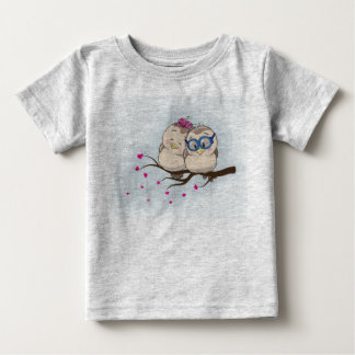男の子や女の子へのギフトにぴったりな可愛いフクロウ ベビーTシャツ