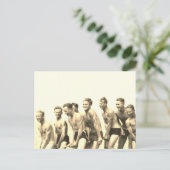 男の子をロープに ポストカード (スタンド正面)