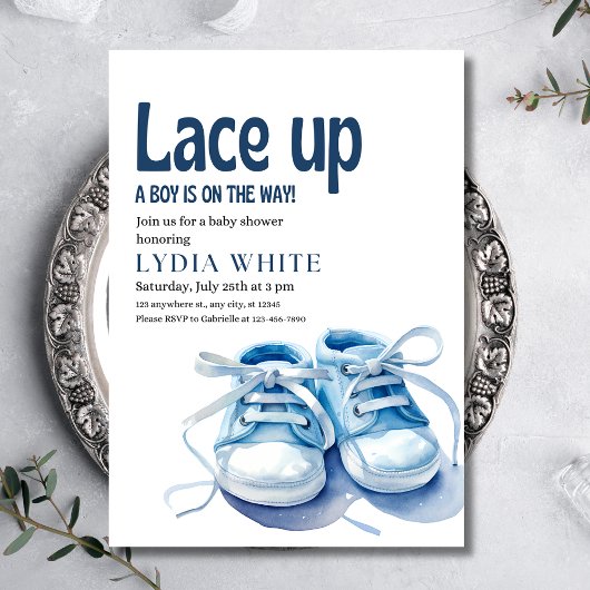 男の子スニーカー赤ん坊シャワー、レースの赤ん坊シャワー 招待状