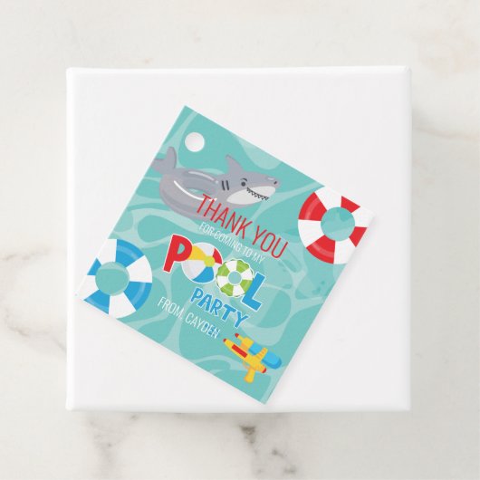 男の子プールパーティー誕生日シャーク感謝していユー フェイバータグ (インサイチュ)