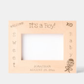 男の子ベビーラトル誕生統計6 x 4、7 x 5 レーザー彫刻フレーム (正面)