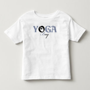 男の子ヨガ， – スポーツと子供のためのヨガ。 トドラーTシャツ