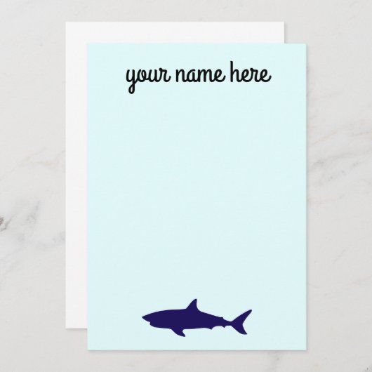 男の子用パーソナライズされたサメ文房具 招待状 (正面/裏面)