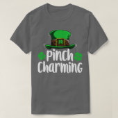 男の子魅力的の子のためのSt patricks dayをつねる Tシャツ (デザイン正面)