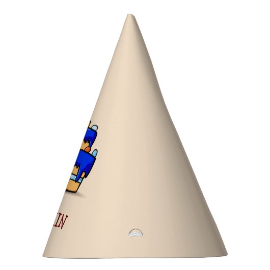 男の子1歳の誕生日、甘いブルーケーキに1つ パーティーハット (右)