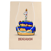 男の子1歳の誕生日、甘いブルーケーキに1つ ミディアムペーパーバッグ (裏面)