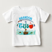 男の子2歳の誕生日魚釣りリトルフィッシャーマンテーマ ベビーTシャツ (正面)