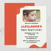 男の子3歳の誕生日招待状モダンフォトレッド 招待状 (正面/裏面)