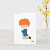 男の子（赤毛）最初の聖餐式グリーティングカード カード (黄色い花)