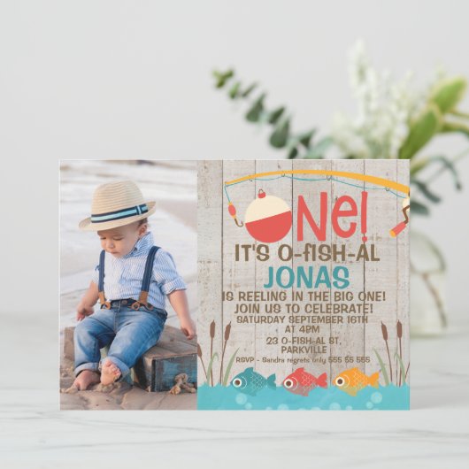 男の子oの魚は1つの写真の誕生日の招待を同盟します 招待状 (スタンド正面)