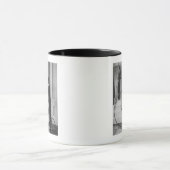 男の格好をした女性 マグカップ (中央)