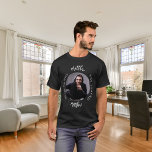 男の神話の伝説の写真名 Tシャツ<br><div class="desc">祝このTシャツとスタイルしてパーソナライズされた特別な日だ!クラシックの黒い背景と読はっきりした文字を搭載: "男、神話、伝説"。 彼のカスタマイズ名前と写真を加えお気に入りのてデザインを本当に作り出すユニーク。このTシャツは、伝説の誕生祝い、バレンタインデー、バチュラーパーティ、クリスマスのための完璧な贈り物である。</div>