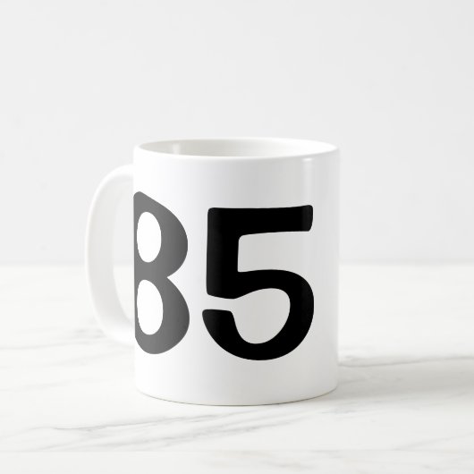 男の神話の伝説は85誕生日の男のためにマグカップ コーヒーマグカップ (正面左)