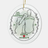 男の肩の女性の頭 – 初めてのクリスマス セラミックオーナメント (左)