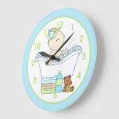 男の赤ちゃんお風呂キッドの時計を手に ラージ壁時計 (傾斜)