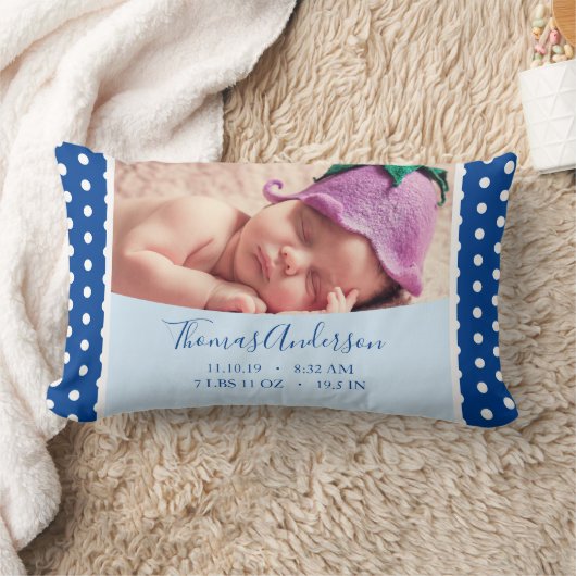 男の赤ちゃんと生まれたばかりの誕生の状態と写真 ランバークッション (ブランケット)