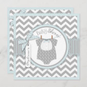 男の赤ちゃんのちょうネクタイのシェブロンのプリントのベビーシャワー 招待状 (正面/裏面)