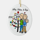 男の赤ちゃんのカスタムな休日のオーナメントが付いているカップル セラミックオーナメント (右)