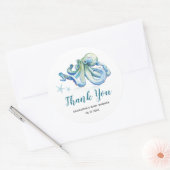 男の赤ちゃんの下で海のシール ラウンドシール (封筒)