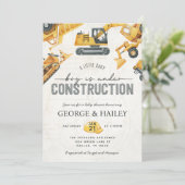 男の赤ちゃんの下に建築ダンプトラック赤ちゃんシャワー 招待状 (スタンド正面)