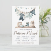 男の赤ちゃんの服を着たClotheslineベビーシャワー 招待状 (スタンド正面)