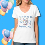 男の赤ちゃんの母の名前ワンキュート恐竜 Tシャツ<br><div class="desc">お誕生日想像の男の子のTシャツと同じサイズのおもしろいが、特別な恐竜とおもしろい「ONE」と一緒に、彼のスクリプト名で完成カスタムした。写真の準備ができて、その後の多くの幸せな日。デザインに関するご質問は、charmdesignstudio@rcn.com宛にチャットまたはメールを送信するだけで、喜んでサポートいたします。</div>