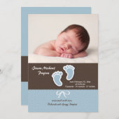 男の赤ちゃんの足跡の写真の誕生の発表 案内状 (正面/裏面)